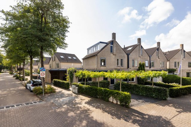 iQ Makelaars ZWOLLE, Rendierveld